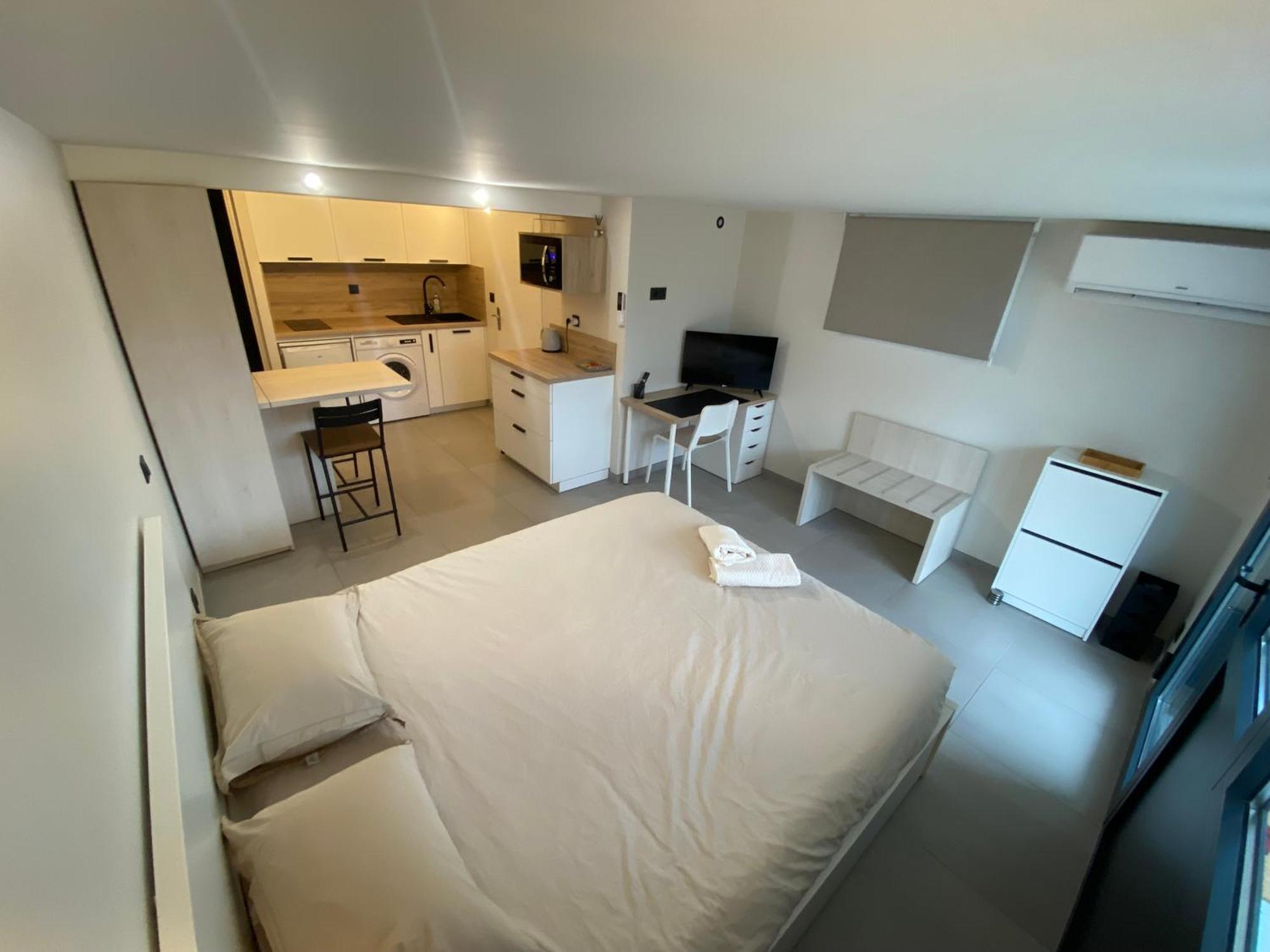 Studio Chez L'Habitant Avec Piscine Commune Grieges 외부 사진